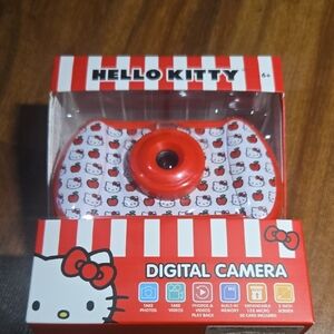 Hello Kitty kids' digital camera.
NWB FASHION